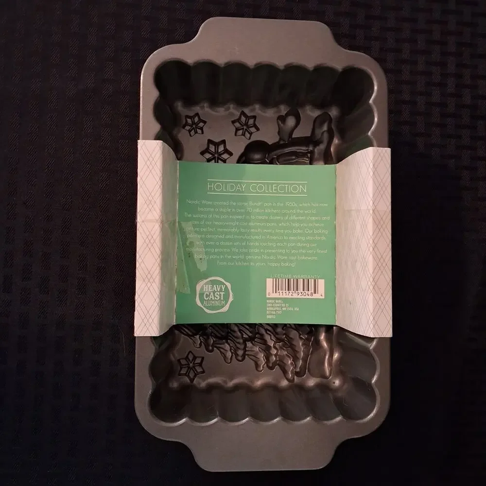 Nordic Ware Winter Wonderland Loaf Pan- Silver NEW